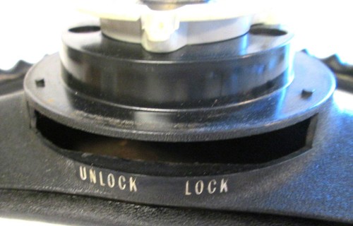 1969 Cadillac rim blow steering wheel from tilt / telescope column - Picture 3 of 18