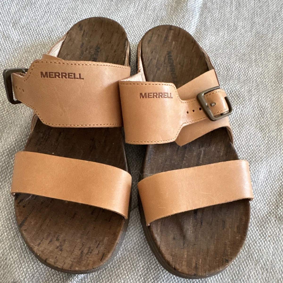 Merrell Flat (Under 1 in) Leather Upper Sandals for Women  display picture 1