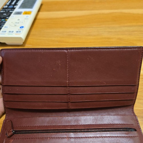 BOTTEGA VENETA Long Wallet Burgundy Bi-fold Wallet High Quality Pre-owned - Picture 2 of 6
