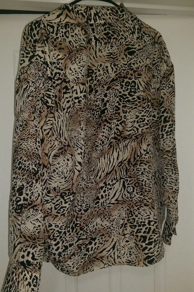 Camisa Top Blusa Mujer JH Collectibles Talla 10 Estampado Leopardo Seda Foto 3 de 3