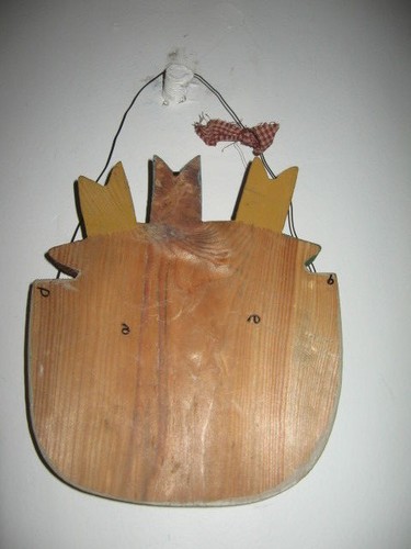 Wooden Cat Ornament w 3 Kitties: Grey & Yellow Tabby Birdhouse Welcome Sign - Picture 2 of 6