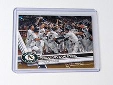Topps Baseball 2017 Serie 2 Oakland Athletics Team Gold MLB /2017