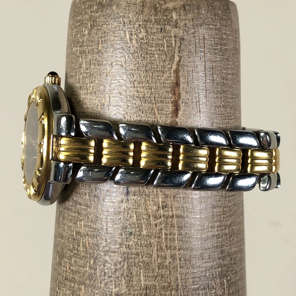 Vintage Fendi Orologi Feminino 900L Vestido Mostrador Preto Relógio de Quartzo de Dois Tons 5 1/2" - Imagem 4 de 4