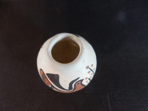 Vaso vintage in miniatura Acoma, ceramica policroma, due uccellini, firmato M. Miller - Foto 3 di 8