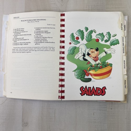 VINTAGE 1986 WALT DISNEY KOCHEN MIT MICKEY UM UNSERE WELT SPIRALKOCHBUCH - Bild 8 von 19