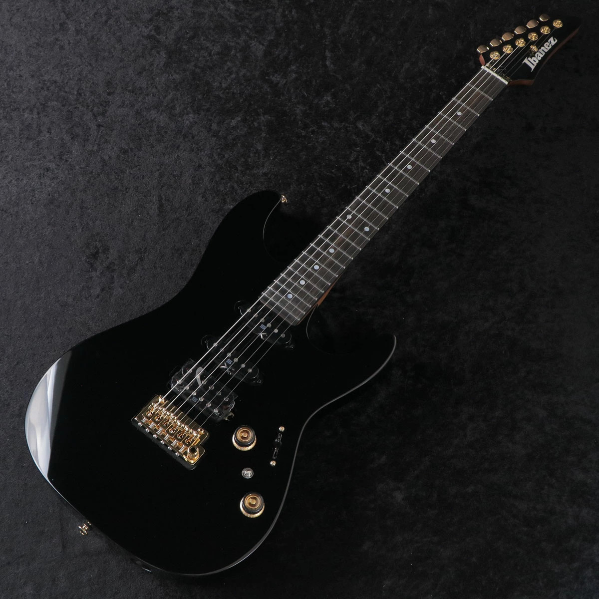 Ibanez ブラック エレキギター Amazon.com: Ibanez Gio GRGR131EX Electric Guitar - Black Flat