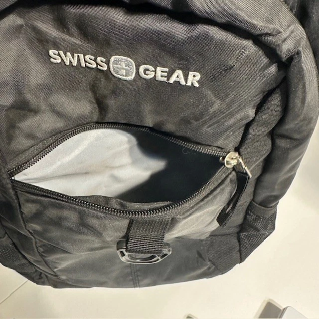 Mochila de bolsillo Swiss Gear Comfort Fit negra para tableta para computadora Foto 3 de 4