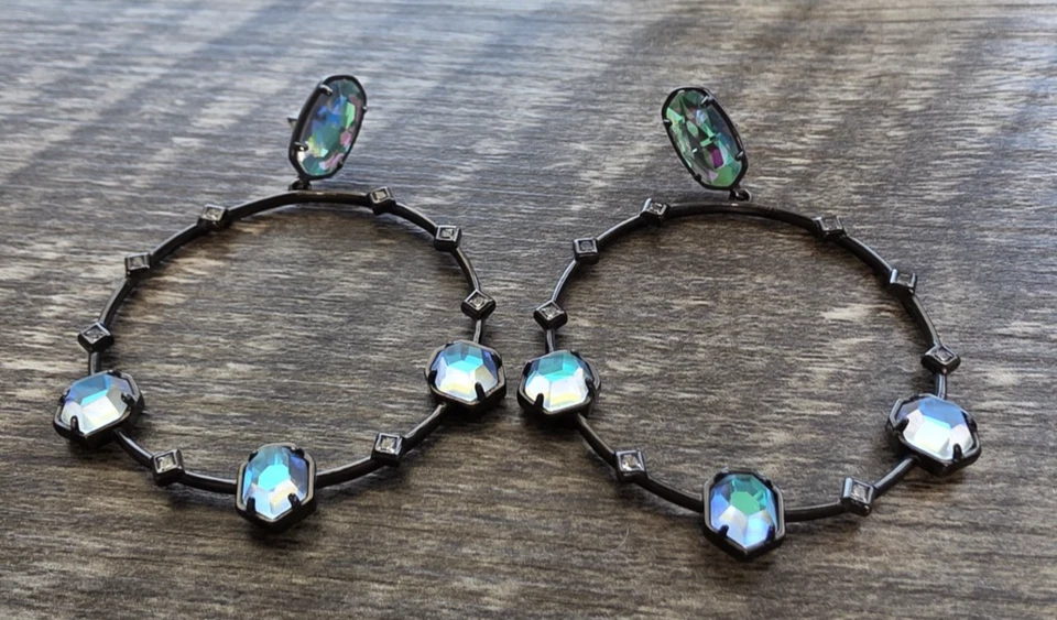 Pendientes Kendra Scott Sheila Aros Frontales Facetados Gunmetal Vidrio Dicroico KS Foto 4 de 4