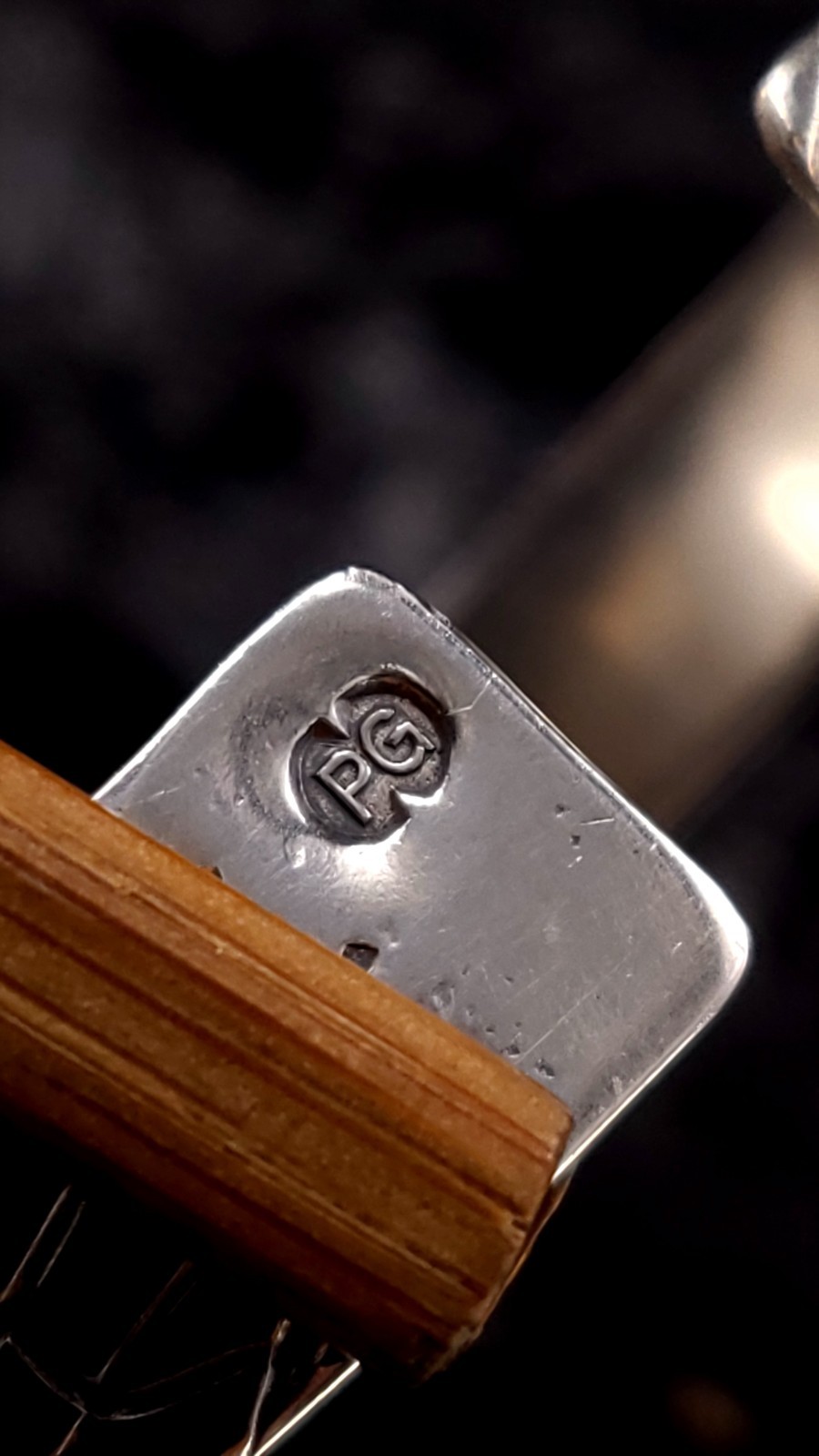 Vintage Modernist Sterling Silver Open Cuff Engraved Bangle beautiful 16.6g image 6