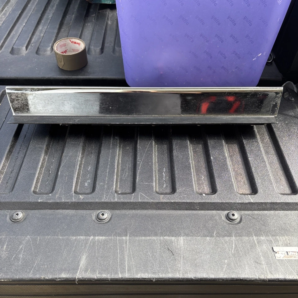 Chrysler Newport 1968 puerta de guantera personalizada Foto 3 de 4