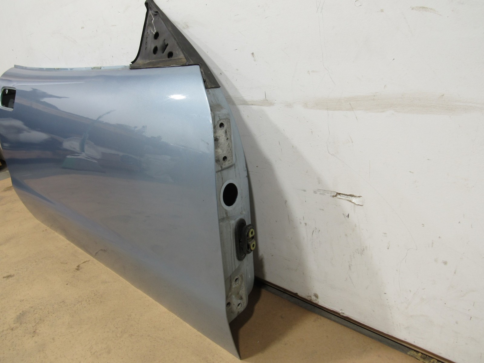 02-06 Maserati Coupe GT 2004 Right Passenger Door Shell ;
