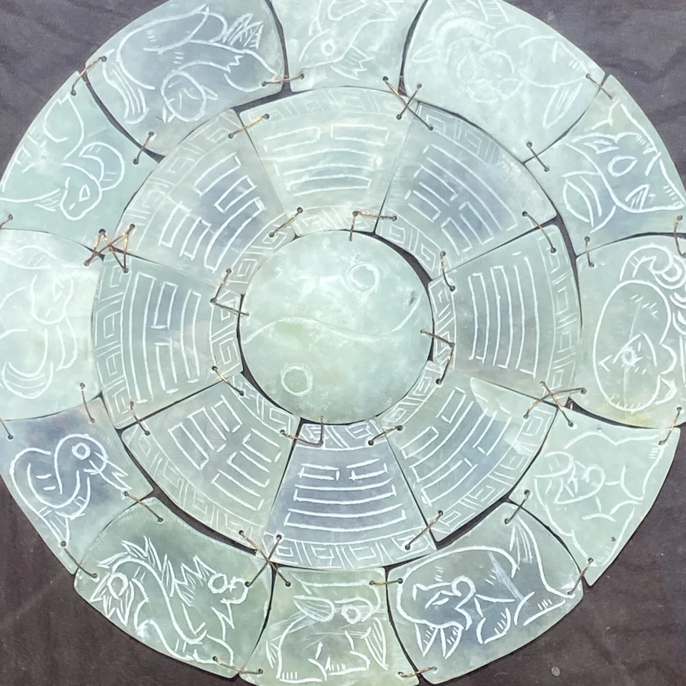 Placa de jade pequeña Bombay Company en caja de sombras - zodiaco de jade natural real Foto 2 de 4