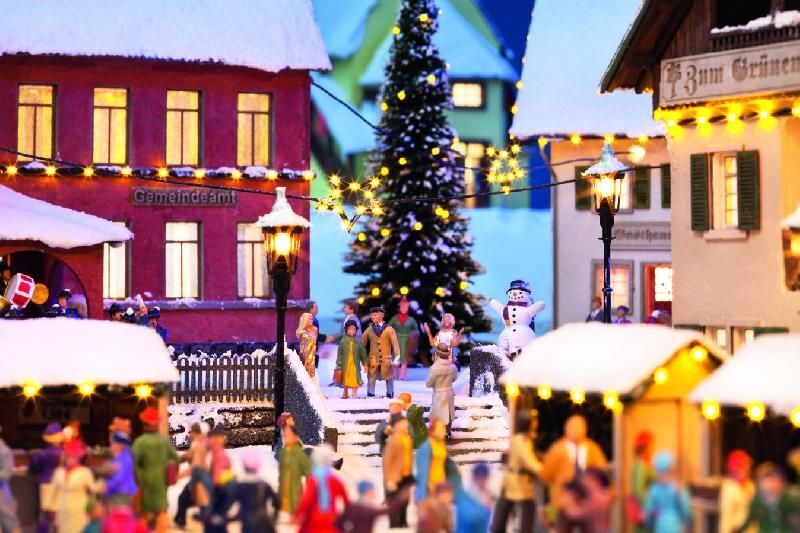Guirlandes et étoile de Noël pour illuminer votre village hivernal HO 1:87