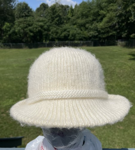 Aris Ivory Off White Damen Pullover Strickmütze Wintermütze weiche kurze Krempe