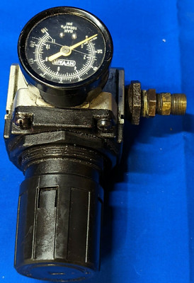 HY AIR AIR REGULATOR WITH GAUGE  0-160 PSI 1/2'' MNPT X 1/4'' FNPT CONNECTIONS