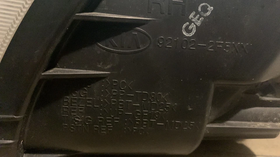 Оригинальная боковая фара в сборе 921012F530 для Kia Spectra 2007-2009 - Изображение 3 из 3