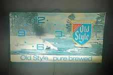 Vintage Heileman's Old Style Lighted Clock Beer Sign Read Description 