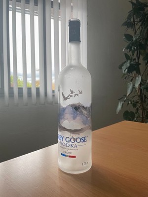 Grey Goose Vodka 1,5l leere Flasche Deko Spardose Lampe Basteln DIY EMPTY Bottle