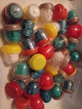 VINTAGE GUMBALL/DISTRIBUTEUR COLORÉ EMPILABLE TIKI GOD TOYS LOT DE 33