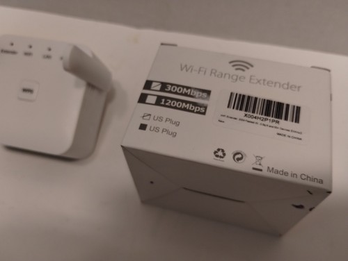 WiFi Range Extender + Repeater 300Mbps 2.4Ghz Only, Unbranded, US Plug, Open Box - Picture 5 of 6