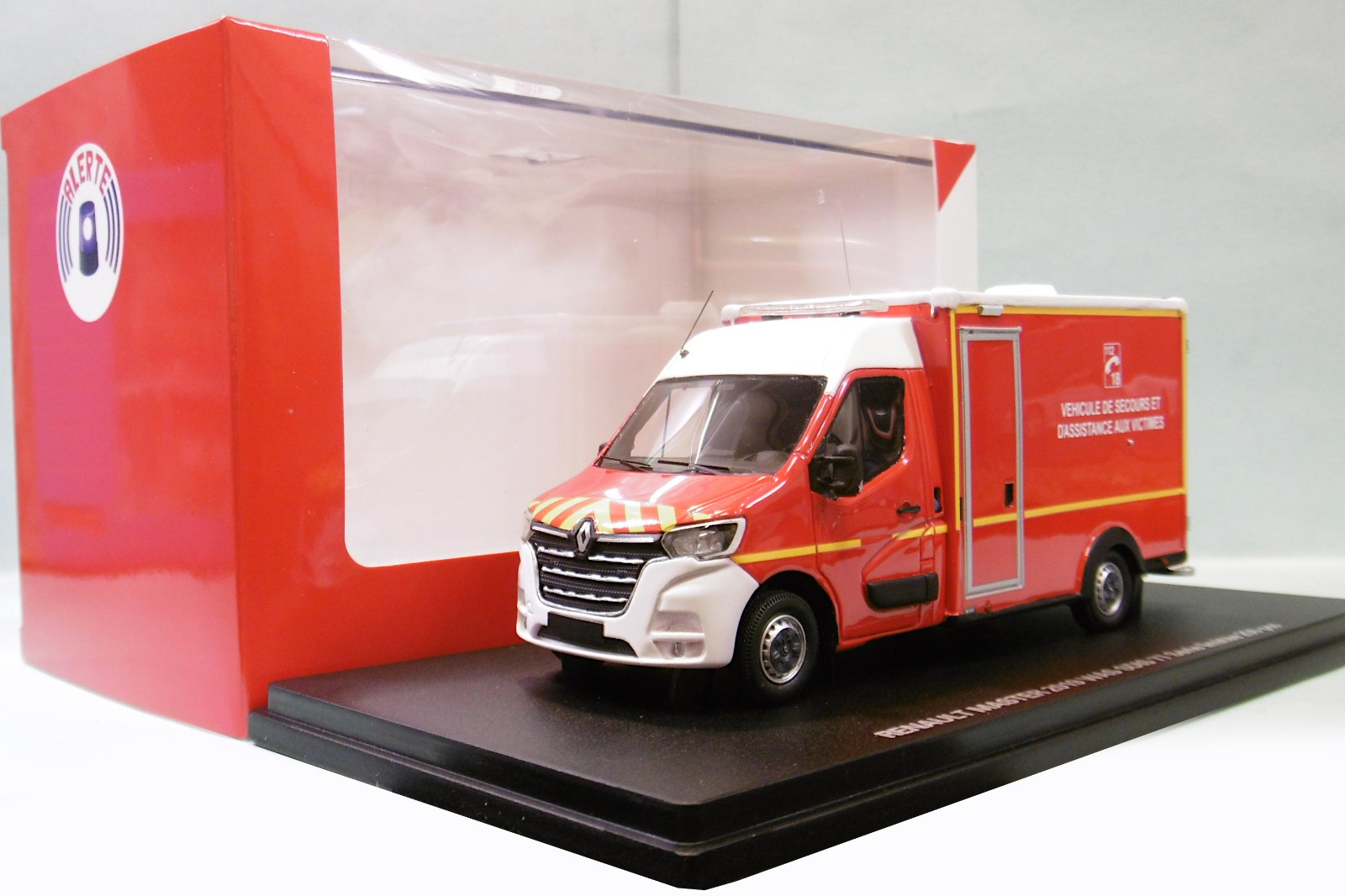 Camion RENAULT MASTER 2019 miniature haut de gamme Alerte 0143