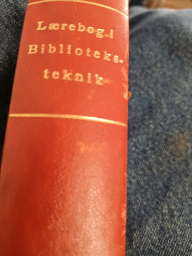 Dansk Biblioteksvaesen .Vintage Book (B107) - Picture 1 of 7