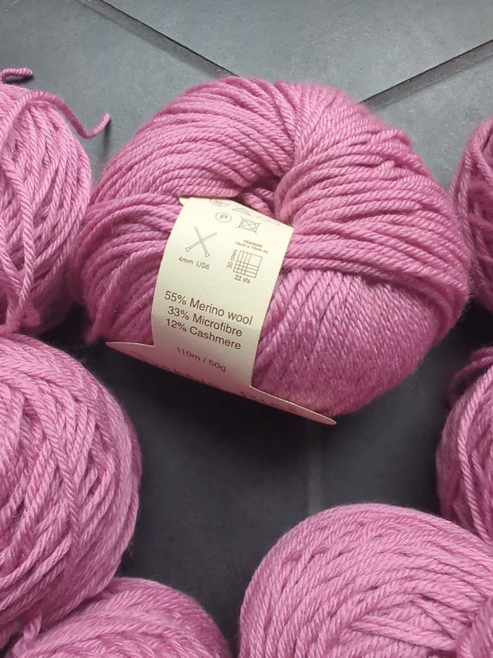 Hilo Debbie Bliss cashmerino dk 400 g total 55/33/12 Merino/microfibra/cachemira Foto 2 de 4