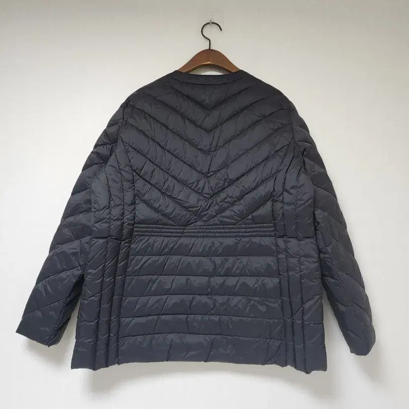 Lightweight Round Neck Goose Down Padding Black S… - image 1