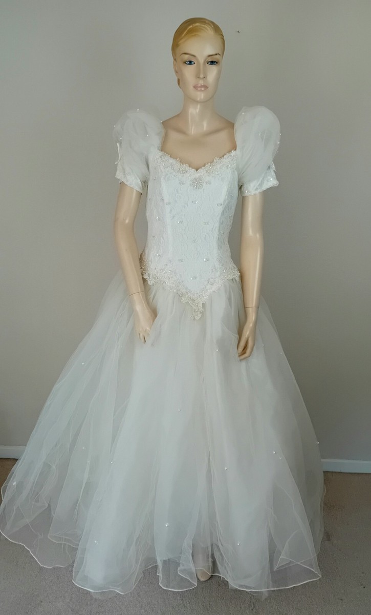 VINTAGE 80S WHITE LACE EMBELLISHED BEADED PRINCESS PRONUPTIA