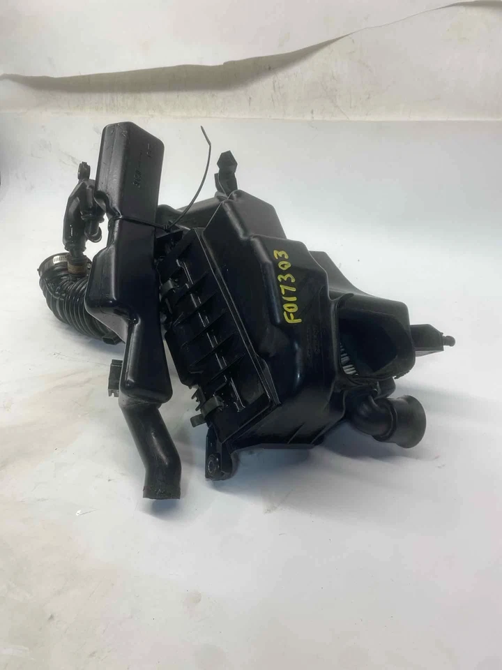 Conjunto de limpador de ar direito usado serve: 2009 Infiniti G37 VQ35HR até 12/09 direita - Imagem 2 de 4