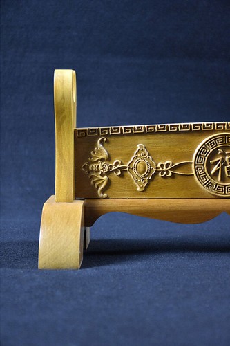 Japanese Samurai Sword Holder Stand Katana Tanto Display Rack 福 Carved 1 Tier - Picture 3 of 8