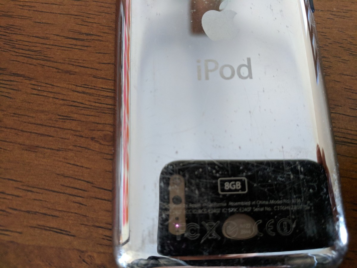 ipod touch 第4世代 A1367 8GB ホワイト 2011 Apple iPod touch A1367 8 GB - 4th Generation - White