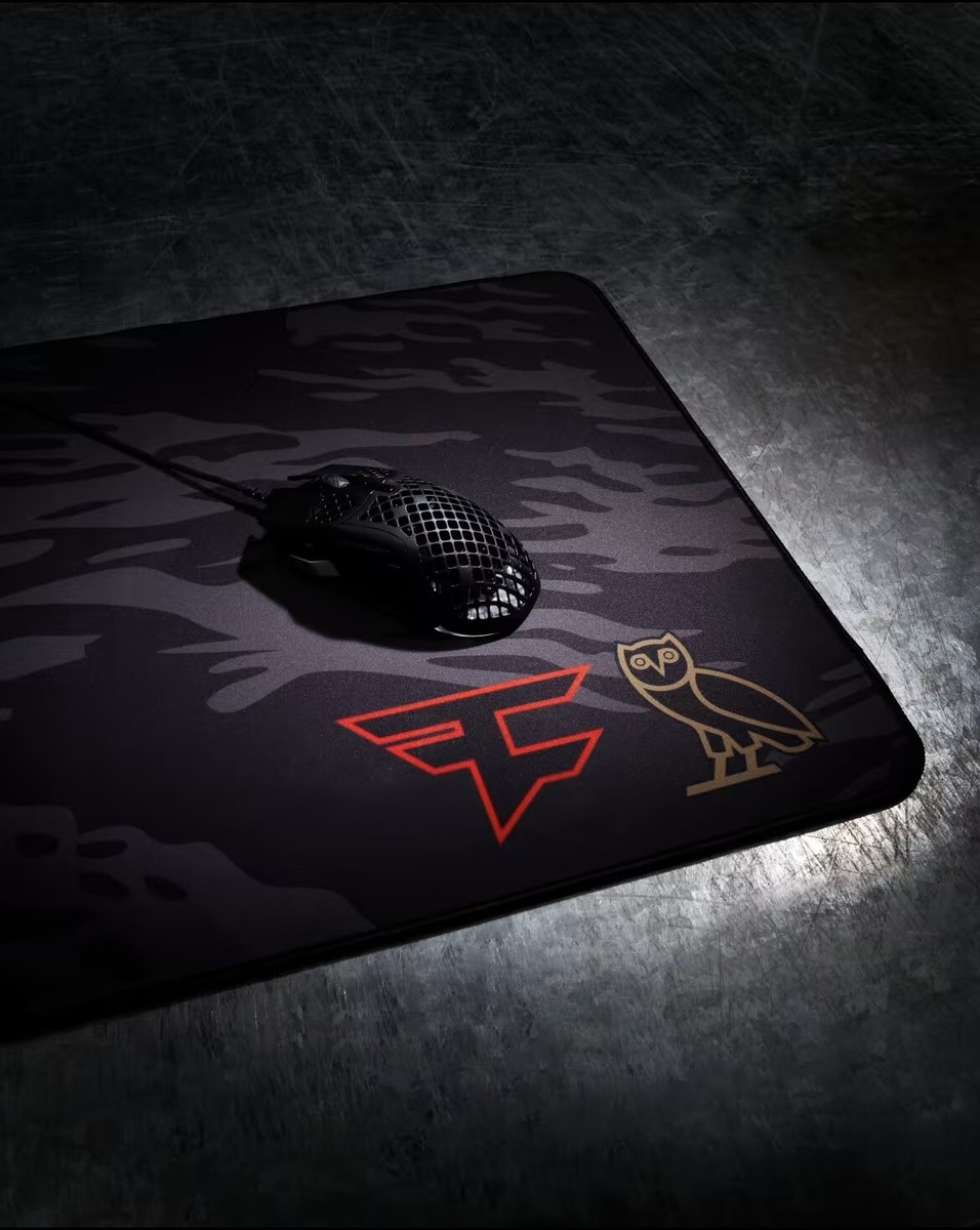 Faze Futura 煩い Laboratories ATOM mousepad
