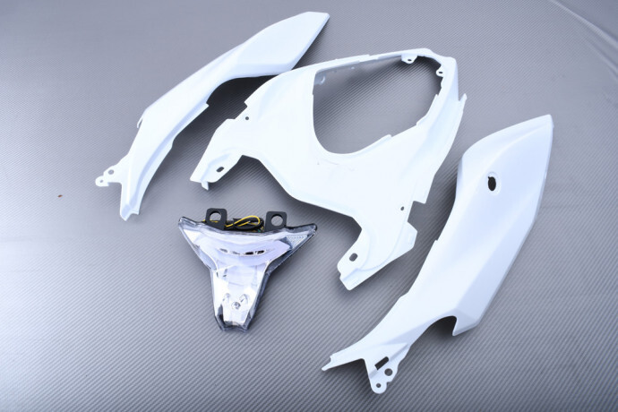 Carénage arrière Z400 avec feu transparent pour réparer une moto après une chute