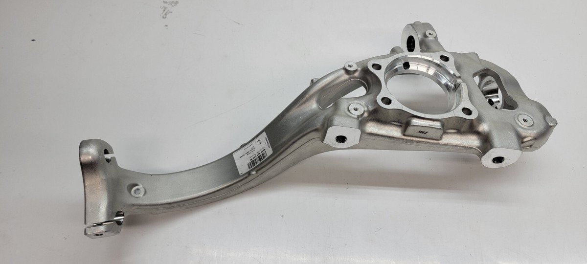 LAMBORGHINI URUS FRONT RIGHT HUB KNUCKLE OEM 4M0407254M NEW