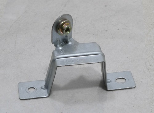 VW Polo 9N1 Bj 2005 Halterung Verschraubung Türgriff vorne RECHTS #70304-F8