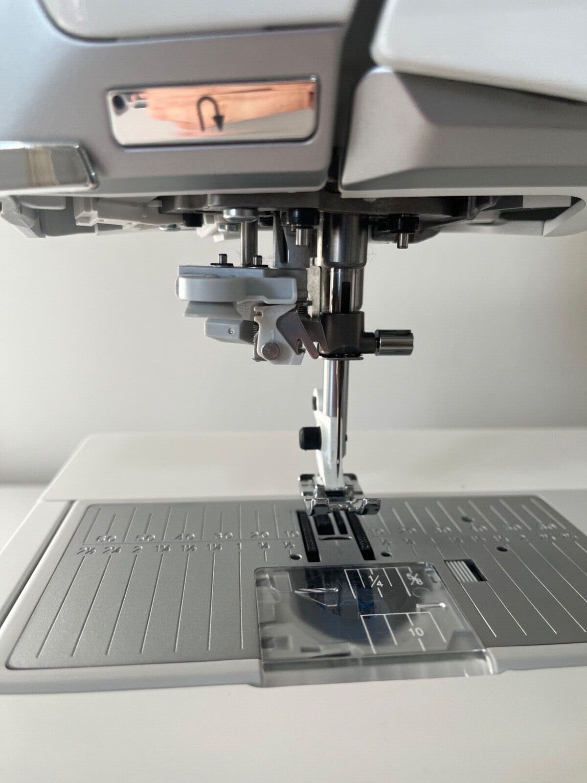 Husqvarna Viking Designer EPIC 1 Sewing & Embroidery Machine (PERFECT