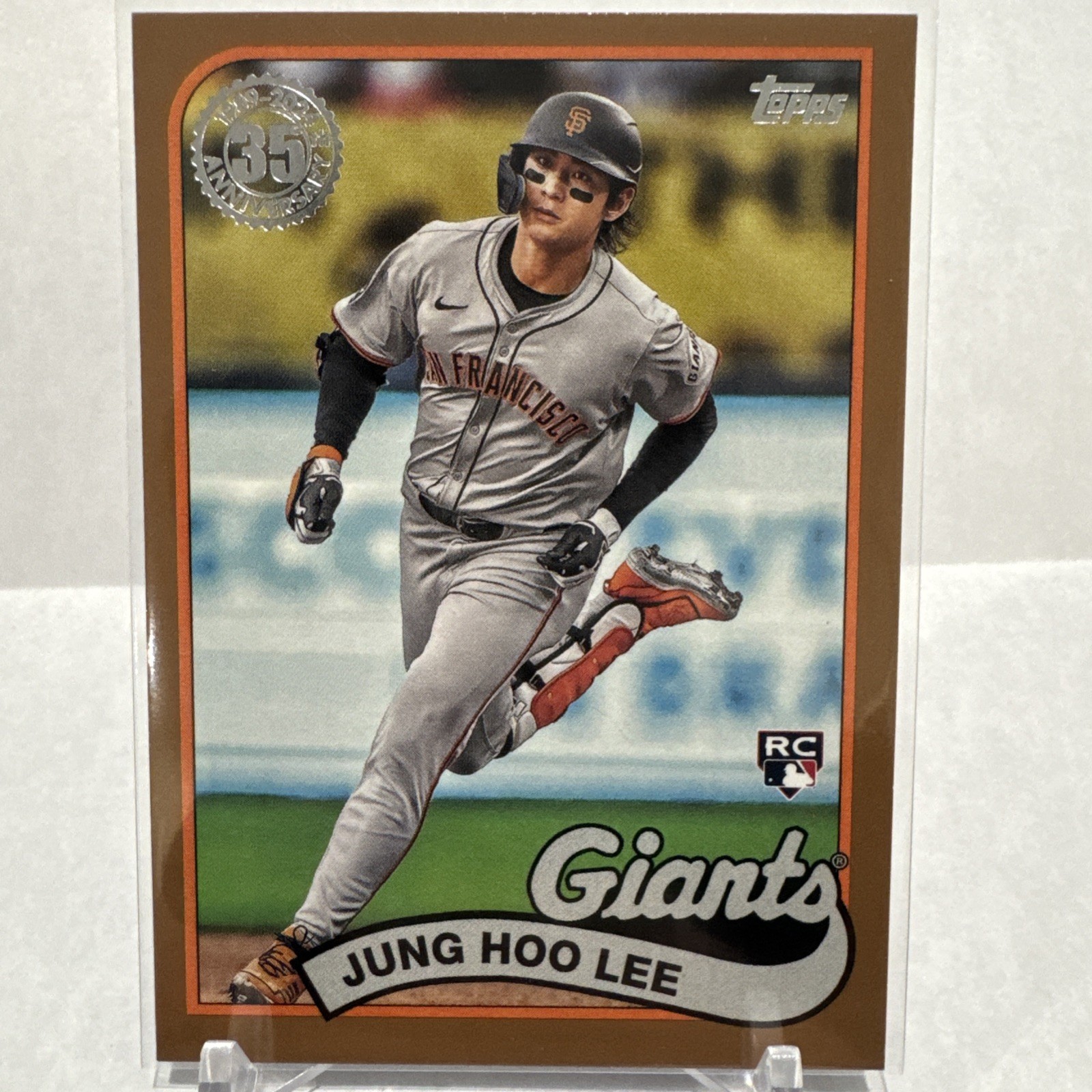 2024 Topps Update Series 1989 Topps Baseball Jung-Hoo Lee #89US-28 Gold /75 (RC)