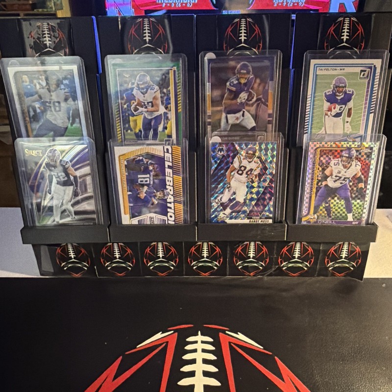 Minnesota Vikings (Moss, Smith, Greenard) & More (8)