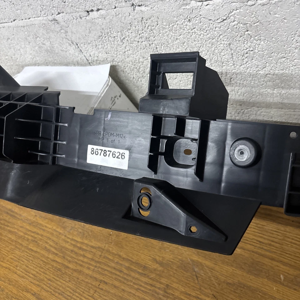 2023-24 Cadillac Lyriq Front Bumper Impact Absorber 86787626 #952 - Изображение 3 из 4