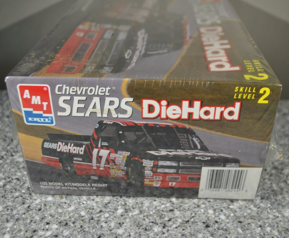 Maquette AMT 1/25 Chevrolet Sears Die Hard – Kit Modèle Réduit Voiture