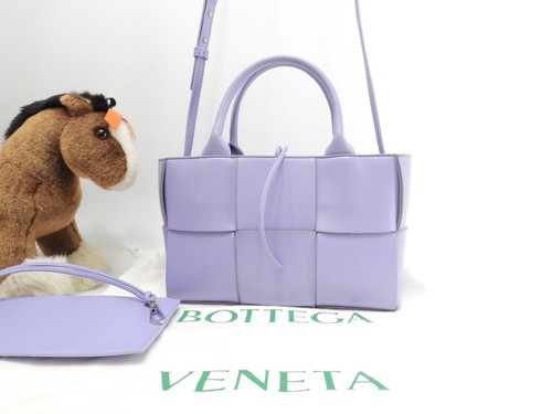 Bottega Veneta Mini Arco Tote Bag Light Purple Leather Crossbody Bag japan