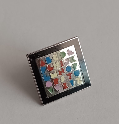 Vintage ACME Studio ''Alphabet'' Pin, Design von Massimo Vignelli