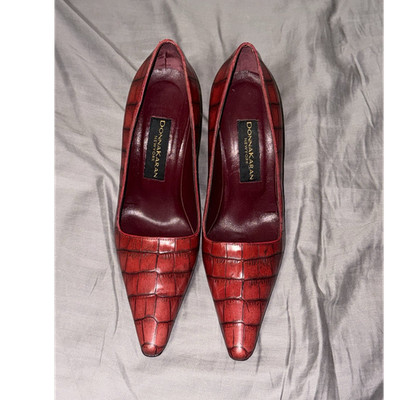Donna Karan Red Crocodile Print Leather Block Heel Pumps Pointed Toe US 8.5