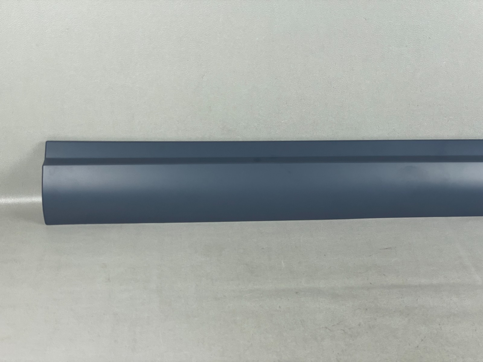 New! 2017-2019 Maserati Levante Right Front Side Skirt Unpainted OEM