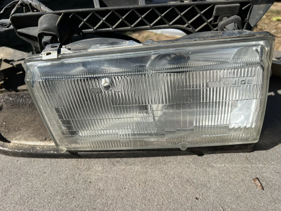 1992-2002 Cadillac Eldorado Right Passenger Headlight W/ Bracket , No Turn Ligh — 第 3/4 张图片