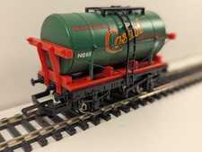 Hornby R127 OO Gauge Castrol Tank Wagon