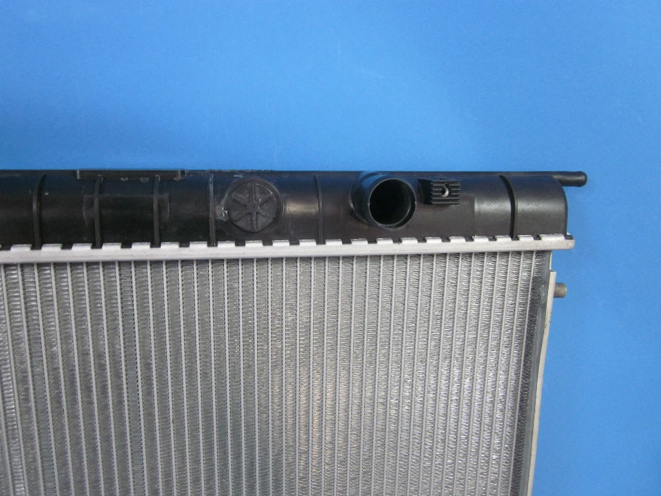 Holden Frontera 95-99 Fenix Radiator - Image 4 of 4