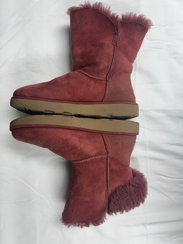 UGG Rose Pink Booties. Size 6. In good used condition! Shearling low mid rise - Picture 3 of 6