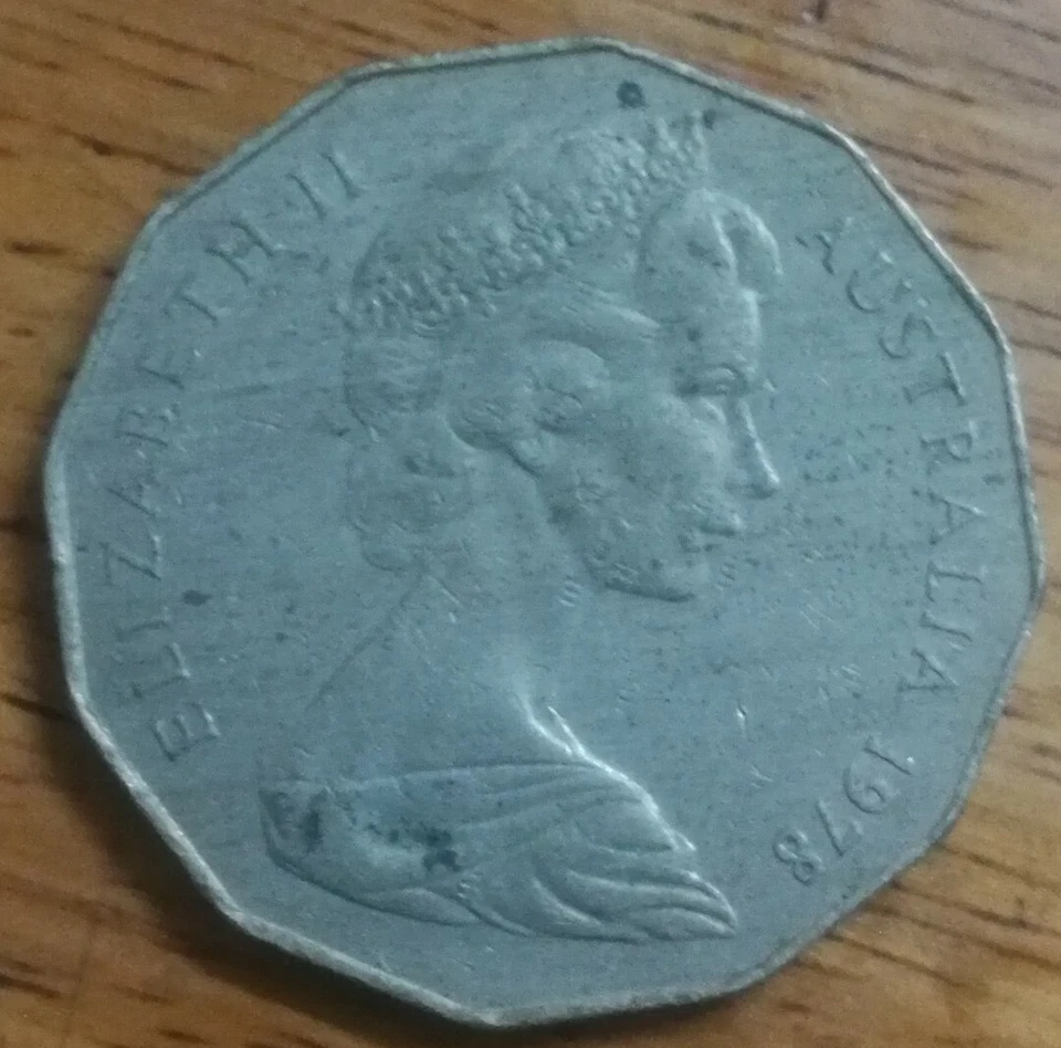 1978 Australia coat of Arms good grade  - Image 2 of 2